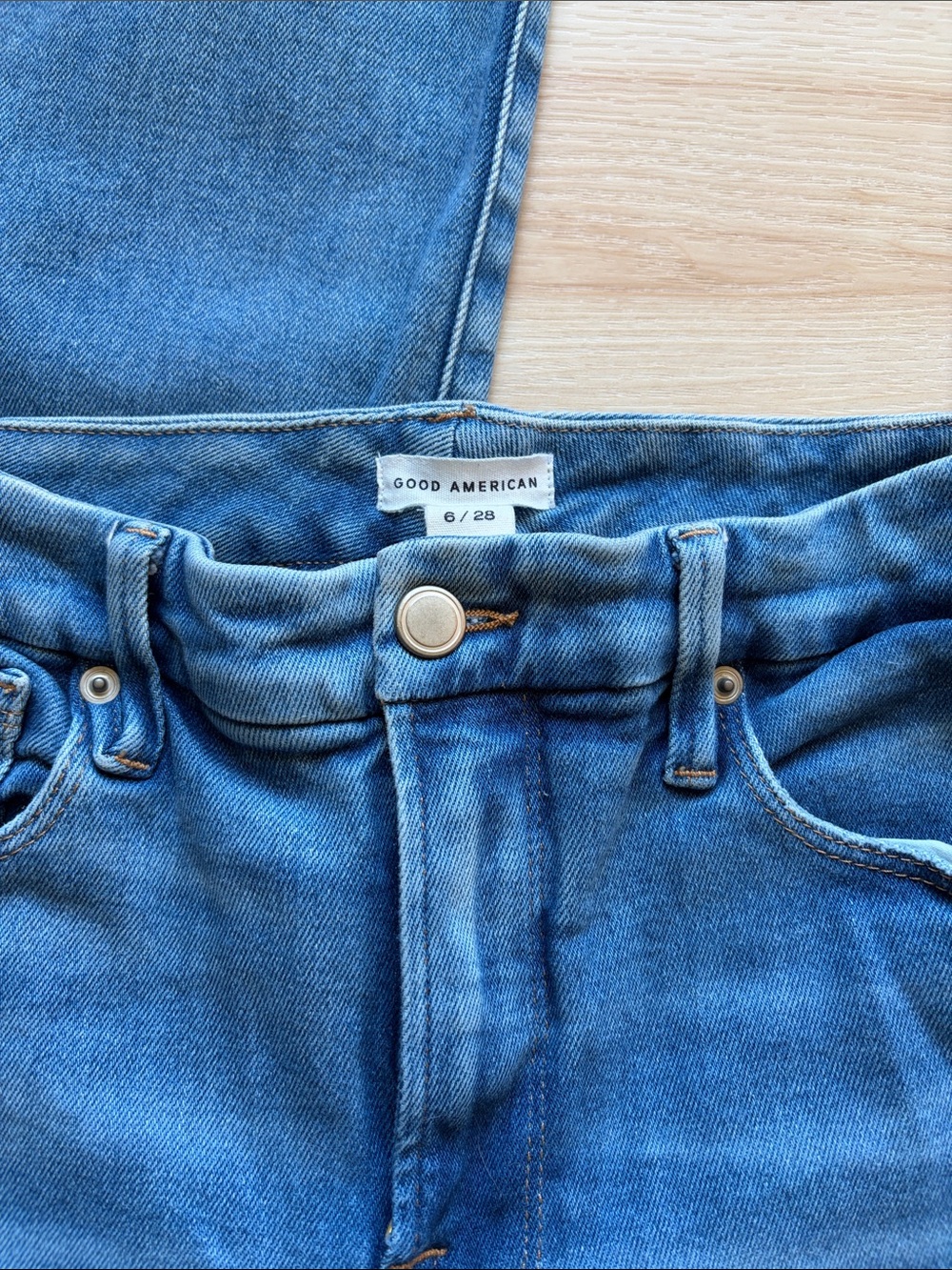 Good American High-Rise Jeans in Medium Blue Wash